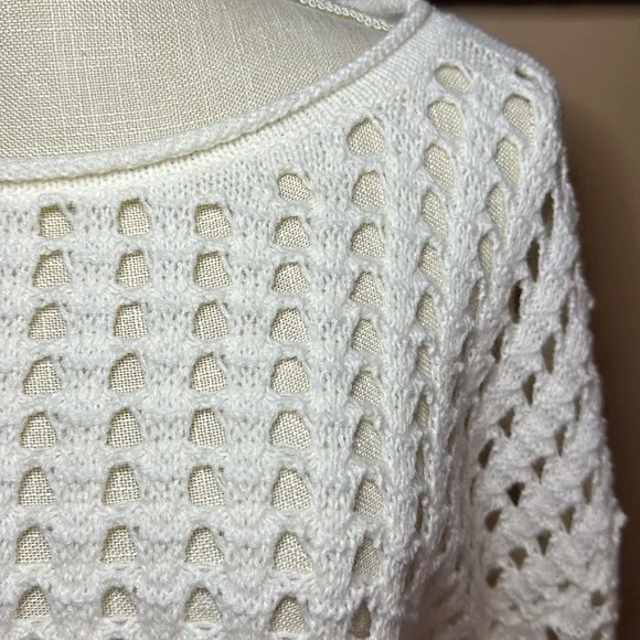 Women's A. Byer Crocheted Cropped Sweater Size X-Large Brown and Cream - Picture 2 of 13